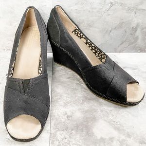 Toms Classic Canvas Peep Toe Wedge